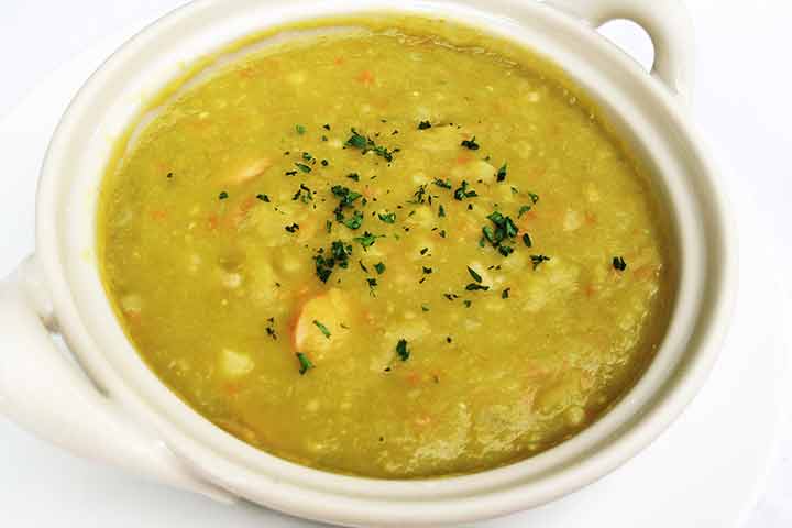 Green-pea-soup-with-sausage